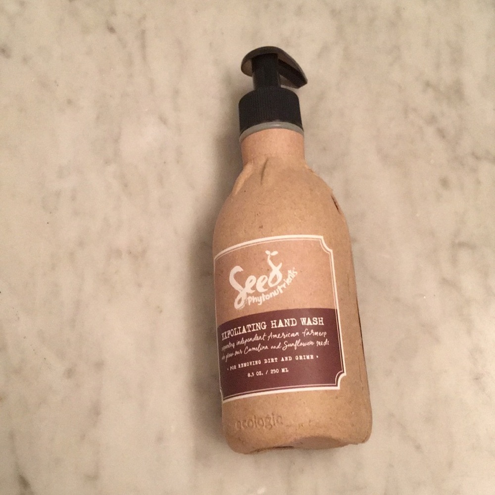 New seed phytonutrients exfoliating hand wash
